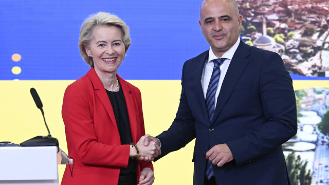 Ursula von Der Leyen meeting with North Macedonia Prime Minister Dimitar Kovacevsk 30 10 2023.jpeg